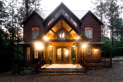 Fantastic Vacation Cabin with a Luxury Hot Tub in Broken Bow, Oklahoma - glamping.directory