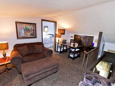 Beautiful Waterfront Vacation Rental close to Opryland in Nashville, Tennessee - Nashville, Tennessee - glamping.directory