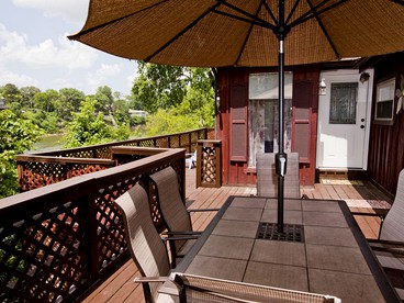 Beautiful Waterfront Vacation Rental close to Opryland in Nashville, Tennessee - Nashville, Tennessee - glamping.directory