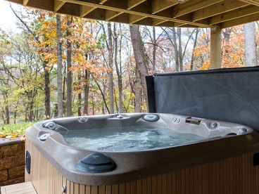 Exquisite Sunny Cabin Rental with a Hot Tub in Front Royal, Virginia - Front Royal, Virginia - glamping.directory