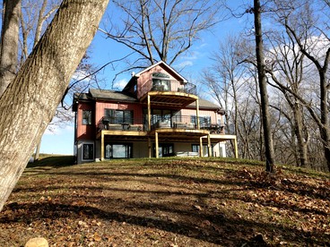 Exquisite Sunny Cabin Rental with a Hot Tub in Front Royal, Virginia - Front Royal, Virginia - glamping.directory