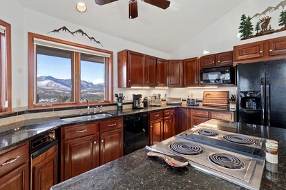 Incredible Mountain Retreat with Hot Tub and Panoramic Views near the Rockies and Estes Park, Colorado - Estes Park, Colorado - glamping.directory