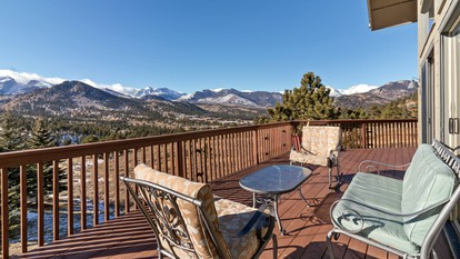 Incredible Mountain Retreat with Hot Tub and Panoramic Views near the Rockies and Estes Park, Colorado - Estes Park, Colorado - glamping.directory