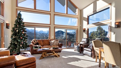 Incredible Mountain Retreat with Hot Tub and Panoramic Views near the Rockies and Estes Park, Colorado - Estes Park, Colorado - glamping.directory