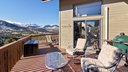 Incredible Mountain Retreat with Hot Tub and Panoramic Views near the Rockies and Estes Park, Colorado - Estes Park, Colorado - glamping.directory