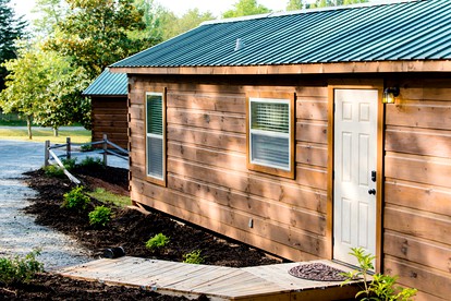 Stunning Cabin Close to Tryon and the Foothills of Mill Spring near Lake Lure, North Carolina - glamping.directory