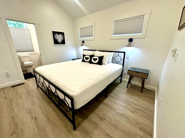 Spectacular Cabin Surrounded by Trees in Tracy City, Tennessee - Tracy City, Tennessee - glamping.directory