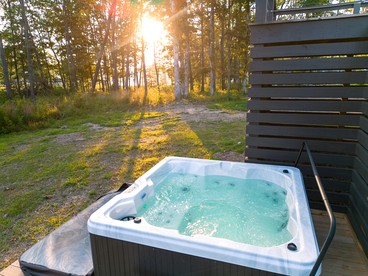 Spectacular Cabin Surrounded by Trees in Tracy City, Tennessee - Tracy City, Tennessee - glamping.directory