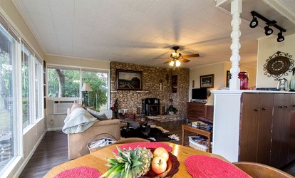 Romantic Luxury Cottage Rental for Two with Fireplace in Texas Hill Country - Georgetown, Texas - glamping.directory