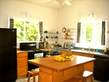 Beautiful Suite Rental with Stunning Ocean Views in Kailua, Hawaii - Kailua-Kona, Hawaii - glamping.directory