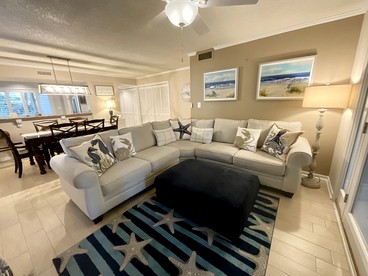 Glorious Cottage with Fireplace in Myrtle Beach, South Carolina - glamping.directory
