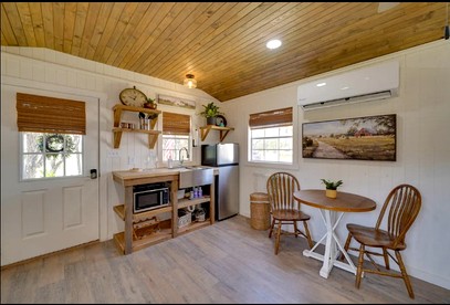 Rural Cabins Incredible for Groups Getaways in Texas - Bandera, Texas - glamping.directory