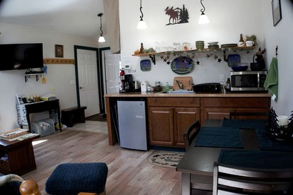 Handicapped Accessible Log Cabin Rental near Smugglers' Notch Park, Vermont - Hyde Park, Vermont - glamping.directory