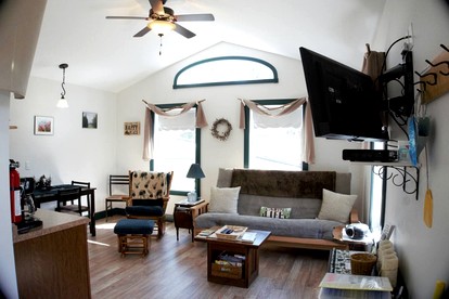 Handicapped Accessible Log Cabin Rental near Smugglers' Notch Park, Vermont - Hyde Park, Vermont - glamping.directory