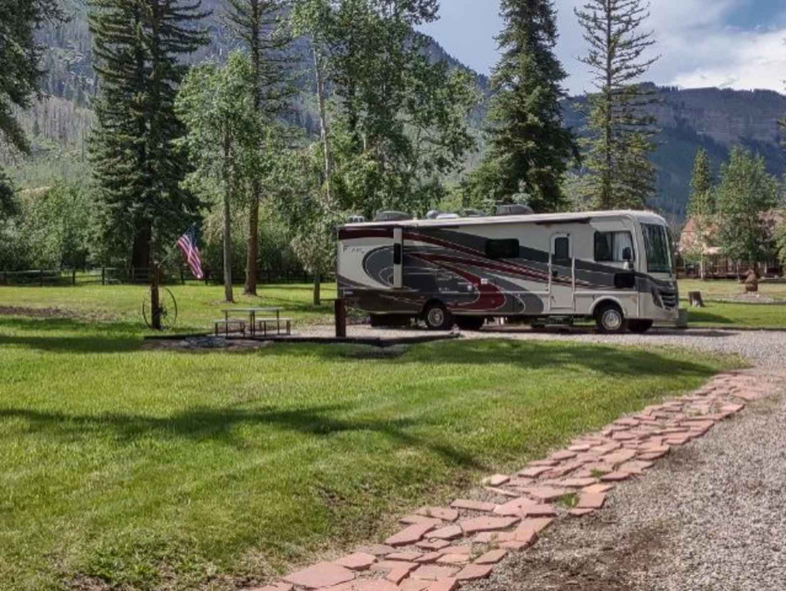 Almostaranch - Durango, Colorado - glamping.directory