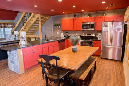 Luxury Glamping in Gatlinburg with Hot Tub and Home Cinema for Fun-Filled Escapes to Tennessee - Gatlinburg, Tennessee - glamping.directory