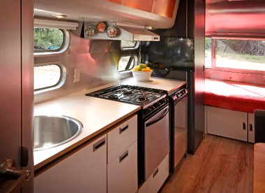 Vintage Airstream Rental for a Unique Getaway in Texas Hill Country near Austin - Leander, Texas - glamping.directory