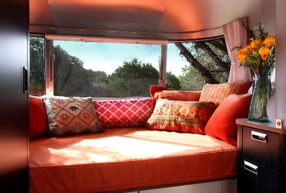 Vintage Airstream Rental for a Unique Getaway in Texas Hill Country near Austin - Leander, Texas - glamping.directory