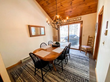 Cozy Cottage with Fireplace in North Conway, New Hampshire - North Conway, New Hampshire - glamping.directory