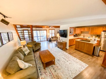 Cozy Cottage with Fireplace in North Conway, New Hampshire - North Conway, New Hampshire - glamping.directory