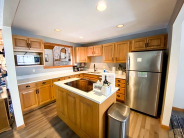 Cozy Cottage with Fireplace in North Conway, New Hampshire - North Conway, New Hampshire - glamping.directory