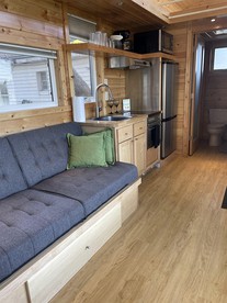 Pet-Friendly Tiny House Rental on Lake Fairview for a Vacation in Orlando, Florida - Orlando, Florida - glamping.directory