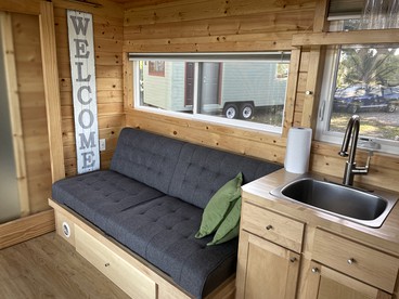 Pet-Friendly Tiny House Rental on Lake Fairview for a Vacation in Orlando, Florida - Orlando, Florida - glamping.directory