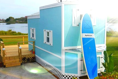 Pet-Friendly Tiny House Rental on Lake Fairview for a Vacation in Orlando, Florida - glamping.directory