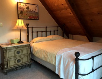 Spacious Fall Getaway with Two Separate Cottages near Napa, California - Vacaville, California - glamping.directory
