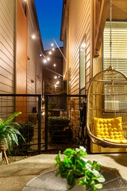 The Pendleton – Walkable / Arcade Loft / Modern in Eugene, OR - Eugene, Oregon - glamping.directory
