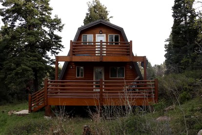 Cozy Secluded Log Cabin with Scenic Mountain Views near Park City, Utah - glamping.directory