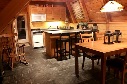 Cozy Secluded Log Cabin with Scenic Mountain Views near Park City, Utah - Coalville, Utah - glamping.directory