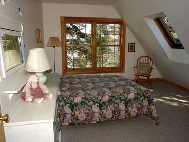 Coastal Vacation Rental with Fireplace near the Acadia National Park in Maine - Sullivan, Maine - glamping.directory