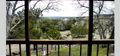 Romantic Tree House-Style Cottage with Fredericksburg Valley Views in Texas Hill Country - Fredericksburg, Texas - glamping.directory