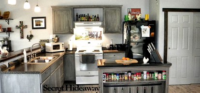 Romantic Tree House-Style Cottage with Fredericksburg Valley Views in Texas Hill Country - Fredericksburg, Texas - glamping.directory