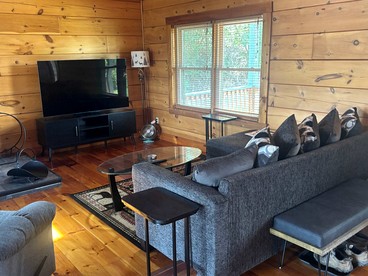 Peaceful Log Cabin on Private Acres with Creek & Pond in Rileyville, Virginia - Rileyville, Virginia - glamping.directory