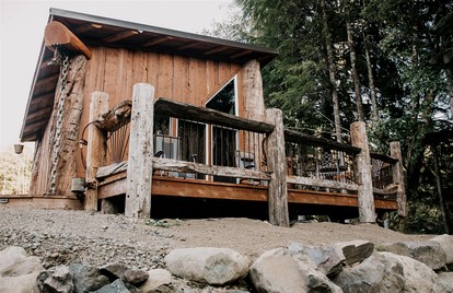 Off-Grid Log Cabin near Olympic National Park, Perfect for a Weekend of Hiking in Temperate Rainforests - glamping.directory