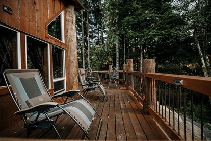 Off-Grid Log Cabin near Olympic National Park, Perfect for a Weekend of Hiking in Temperate Rainforests - Forks, Washington - glamping.directory