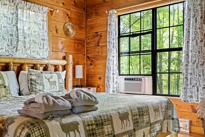 Wonderful Secluded Cabin with Hot-tub in Sevierville, Tennessee - Sevierville, Tennessee - glamping.directory