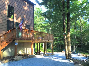 Cozy Vacation Rental for 10 with a Fire Pit in Jim Thorpe, Pennsylvania - Jim Thorpe, Pennsylvania - glamping.directory