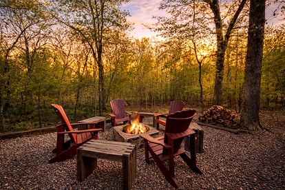 Creekside Cabin Perfect for Family Getaways in Broken Bow, Oklahoma - Broken Bow, Oklahoma - glamping.directory