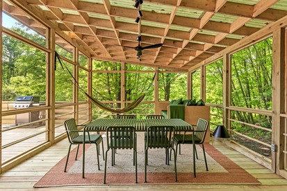 Vintage Airstream Retreat with Private Deck & Outdoor Shower in Delancey, New York - Delancey, New York - glamping.directory
