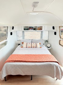 Romantic Airstream on Yuba Lake with Breathtaking Views to Reconnect with Nature in Utah - Levan, Utah - glamping.directory