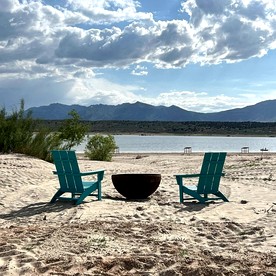 Romantic Airstream on Yuba Lake with Breathtaking Views to Reconnect with Nature in Utah - Levan, Utah - glamping.directory