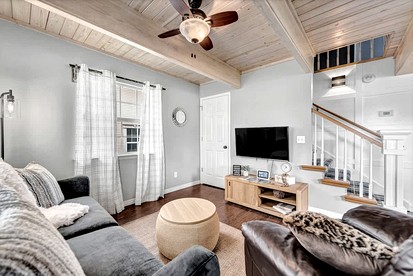 Inviting Hideaway Perfect for a Relaxing Escape in Siloam Springs, Arkansas - Siloam Springs, Arkansas - glamping.directory