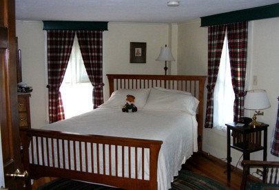 Romantic Suite Rental for Two with a Private Bathroom in Swanzey, New Hampshire - Swanzey, New Hampshire - glamping.directory