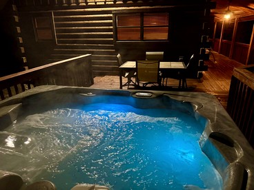 Real Private Cabin with Idyllic for a Secluded Romantic Getaway in Arkansas - glamping.directory
