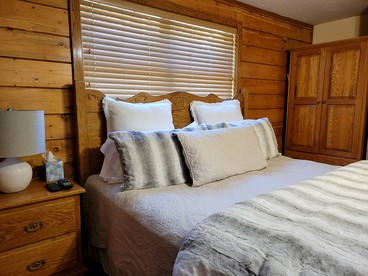 Real Private Cabin with Idyllic for a Secluded Romantic Getaway in Arkansas - Eureka Springs, Arkansas - glamping.directory