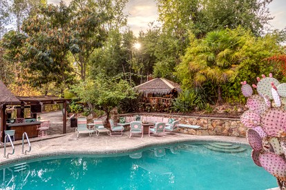 Beautifully Unique Cabin with Jacuzzi, Pool and Enormous Interior in Forestville, California - Forestville, California - glamping.directory