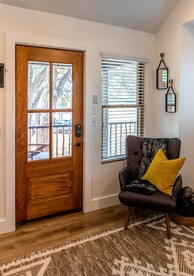 Treehouse in Waco, Texas for Romantic Glamping Escapes - Elm Mott, Texas - glamping.directory